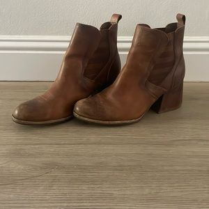 Kork Ease heeled booties